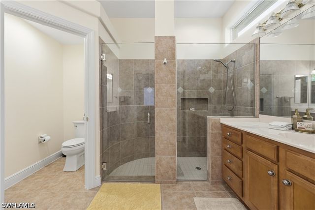 9235 Troon Lakes DR, Naples, FL 34109
