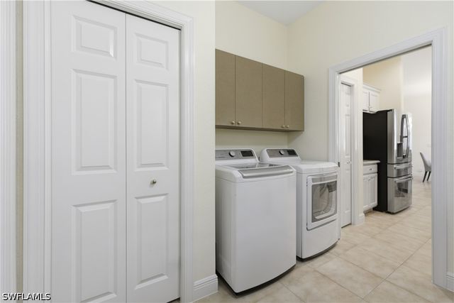 9235 Troon Lakes DR, Naples, FL 34109