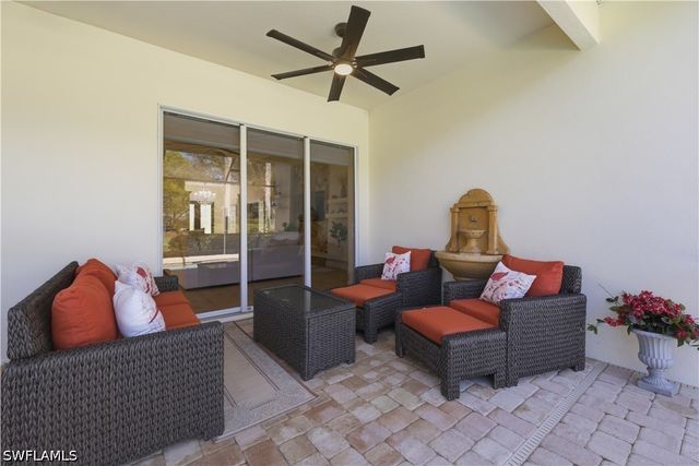 9235 Troon Lakes DR, Naples, FL 34109