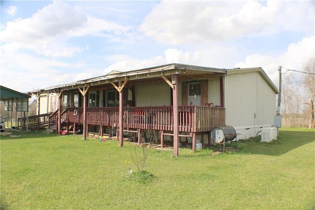 1440 Mustang Loop, Madisonville, TX 77864