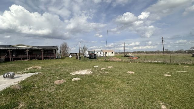 1440 Mustang Loop, Madisonville, TX 77864