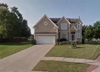 13721 Manor Road, Leawood, KS 66224