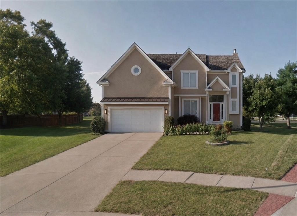 13721 Manor Road, Leawood, KS 66224