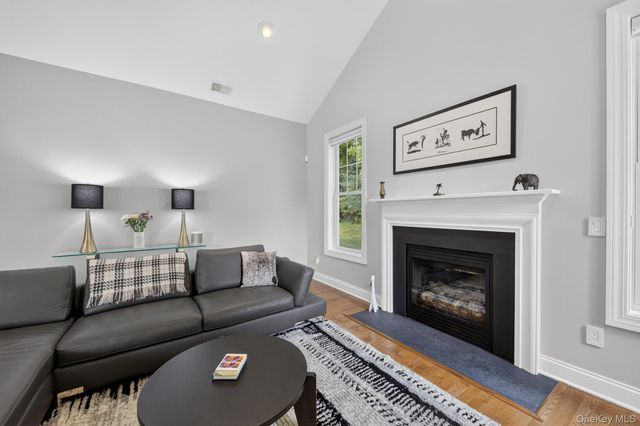 1 Maggie May Way, Cold Spring, NY 10516