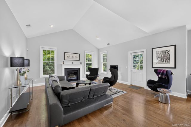 1 Maggie May Way, Cold Spring, NY 10516