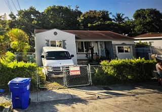 1450 NW 35th St, Miami, FL 33142