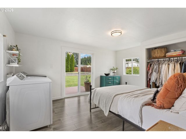 406 E JONES St, Yacolt, WA 98675