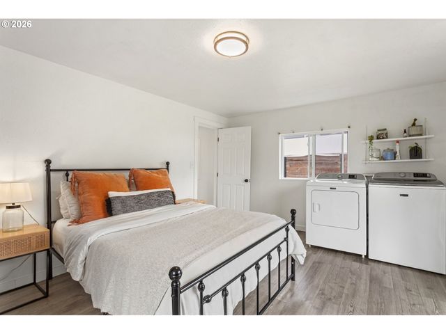 406 E JONES St, Yacolt, WA 98675