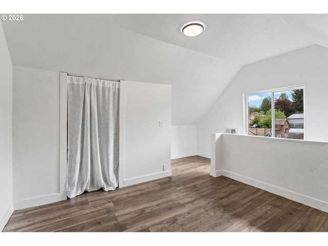 406 E JONES St, Yacolt, WA 98675