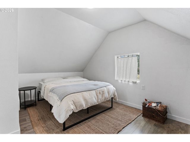 406 E JONES St, Yacolt, WA 98675