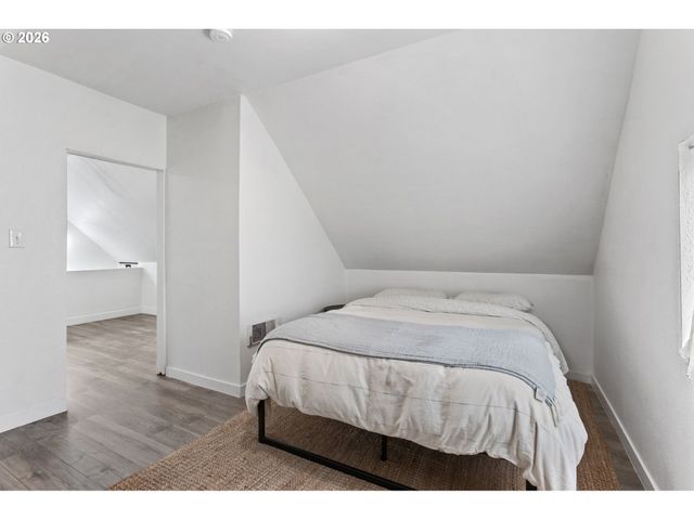 406 E JONES St, Yacolt, WA 98675
