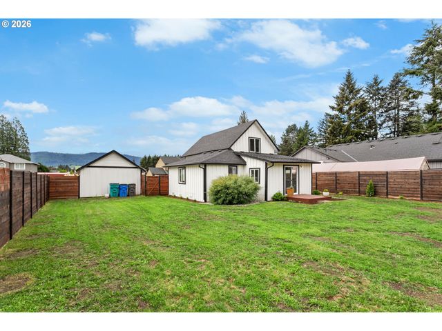 406 E JONES St, Yacolt, WA 98675