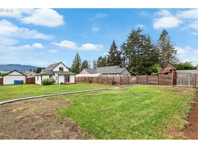 406 E JONES St, Yacolt, WA 98675