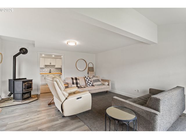 406 E JONES St, Yacolt, WA 98675