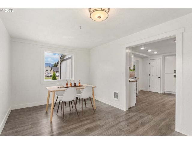 406 E JONES St, Yacolt, WA 98675
