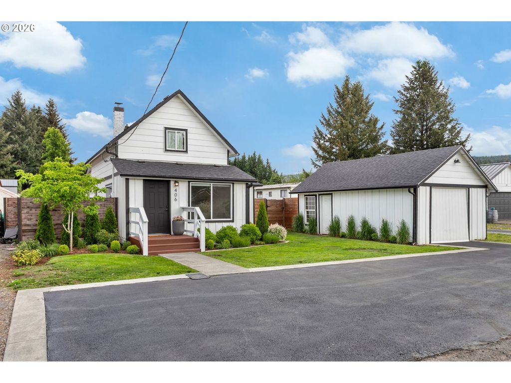 406 E JONES St, Yacolt, WA 98675
