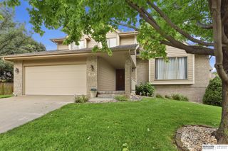 804 Auburn Lane, Papillion, NE 68046