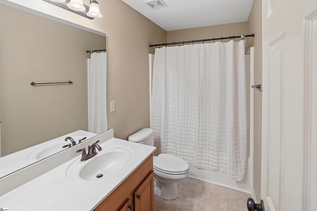 159 Castleton Circle, Boiling Springs, SC 29316