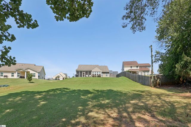 159 Castleton Circle, Boiling Springs, SC 29316