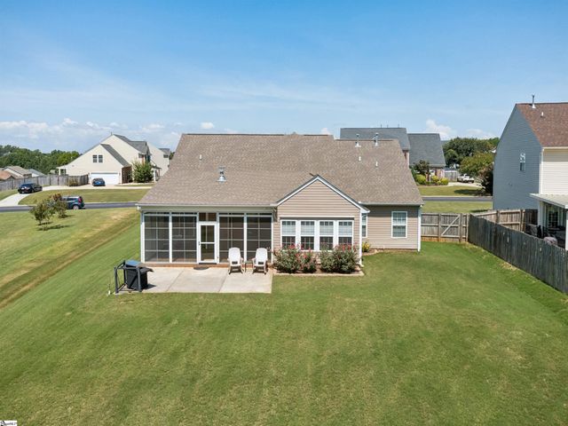 159 Castleton Circle, Boiling Springs, SC 29316