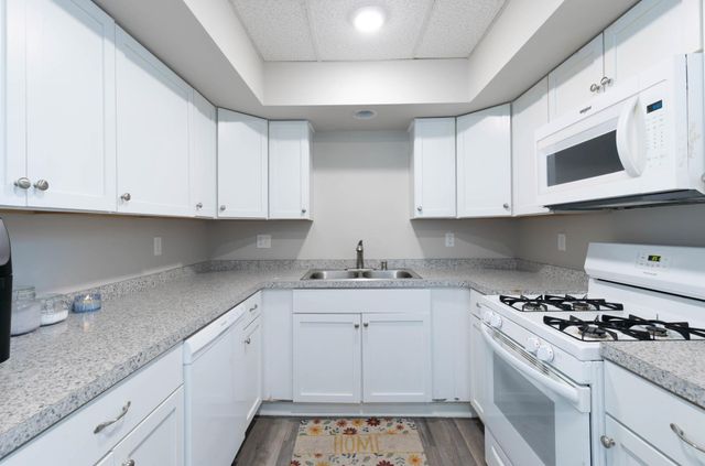 1651 4th Street E, Saint Paul, MN 55106