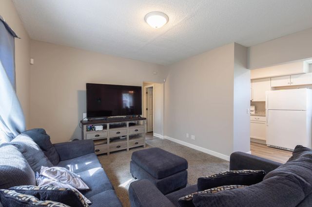 1651 4th Street E, Saint Paul, MN 55106