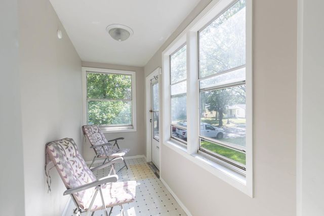 1651 4th Street E, Saint Paul, MN 55106