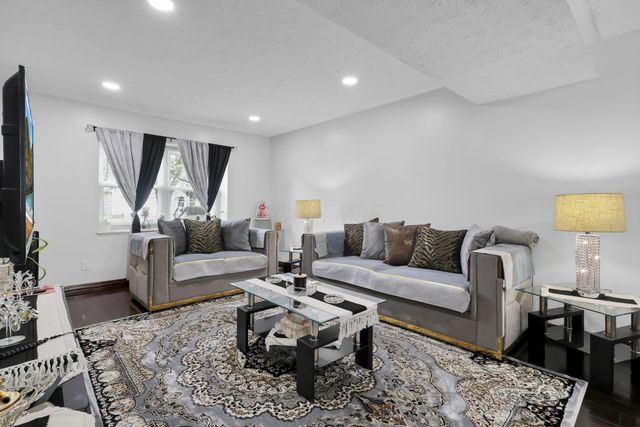 2469 Sandstrom Drive, Columbus, OH 43235