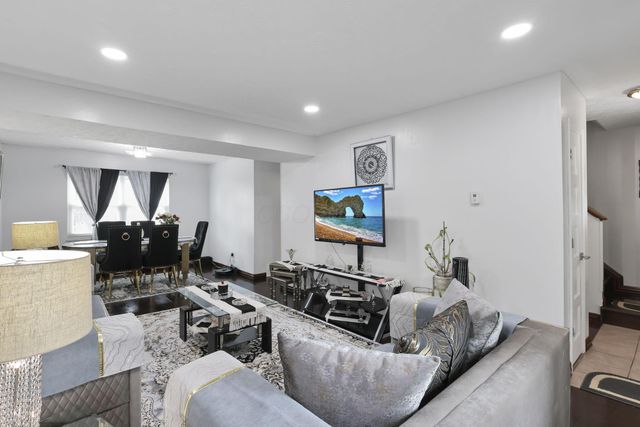 2469 Sandstrom Drive, Columbus, OH 43235