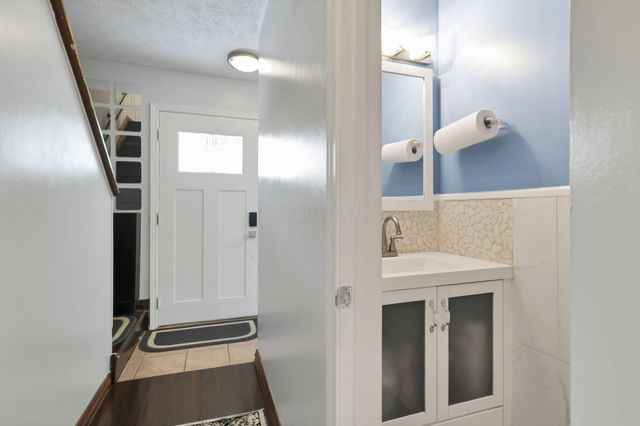 2469 Sandstrom Drive, Columbus, OH 43235