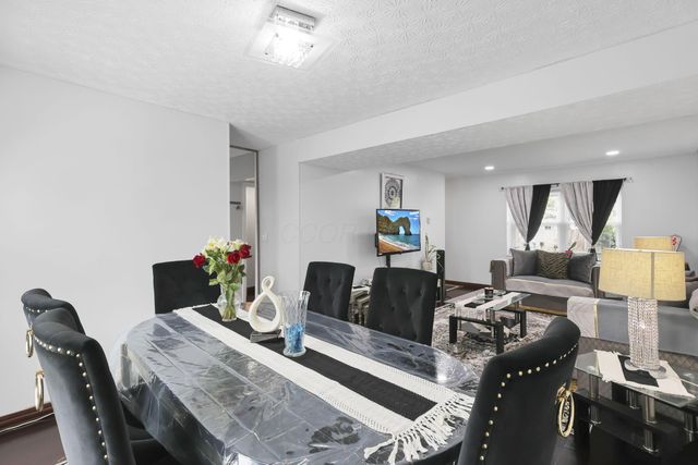 2469 Sandstrom Drive, Columbus, OH 43235