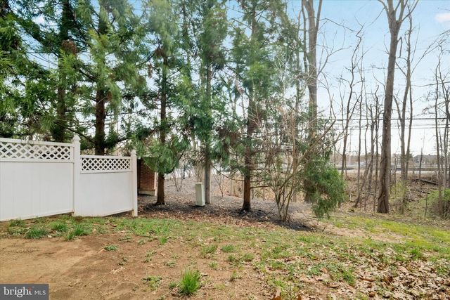 1 LOOKOUT DR, Indian Head, MD 20640