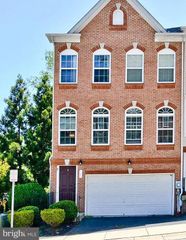 1 LOOKOUT DR, Indian Head, MD 20640