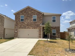 300 Silvercrest LN, Jarrell, TX 76537