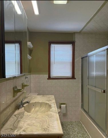 446 Post Ave, Lyndhurst Twp., NJ 07071