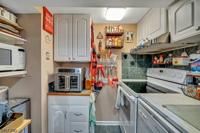 446 Post Ave, Lyndhurst Twp., NJ 07071