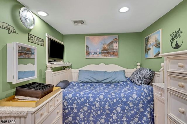 446 Post Ave, Lyndhurst Twp., NJ 07071