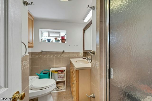 446 Post Ave, Lyndhurst Twp., NJ 07071