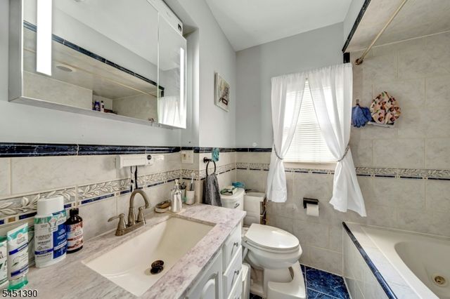 446 Post Ave, Lyndhurst Twp., NJ 07071