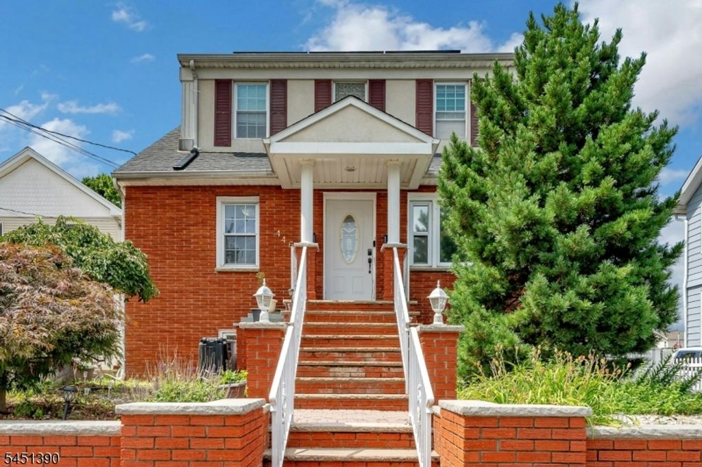 446 Post Ave, Lyndhurst Twp., NJ 07071