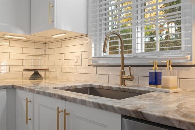 2989 Eastview Rd, Bethel Park, PA 15102