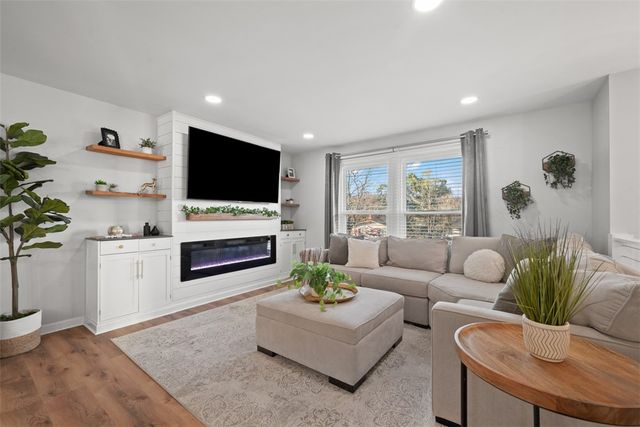 2989 Eastview Rd, Bethel Park, PA 15102