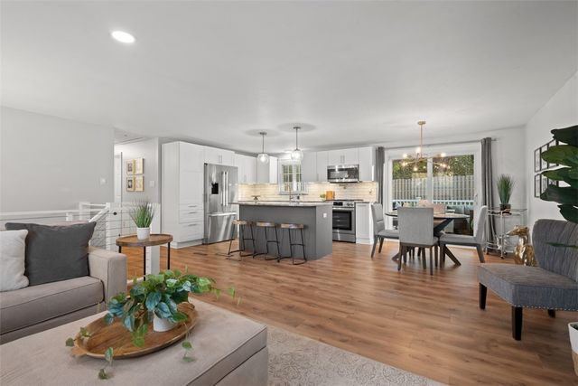 2989 Eastview Rd, Bethel Park, PA 15102