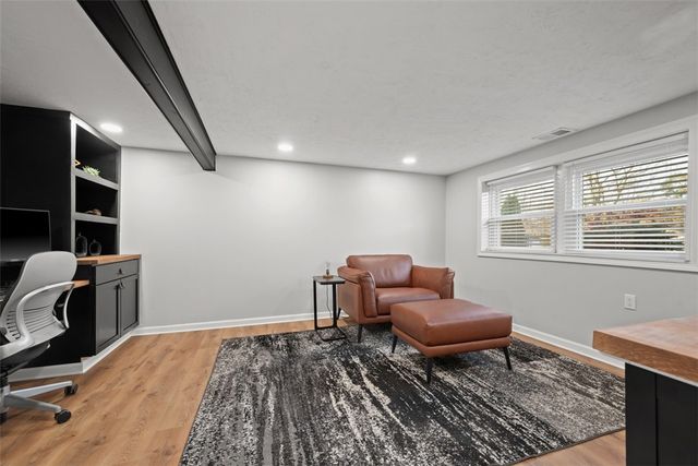 2989 Eastview Rd, Bethel Park, PA 15102