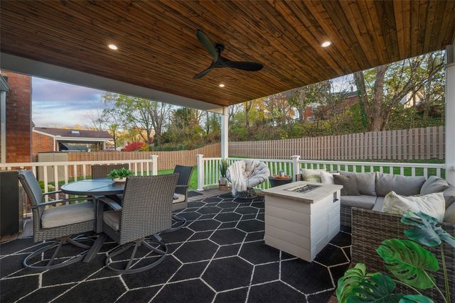 2989 Eastview Rd, Bethel Park, PA 15102