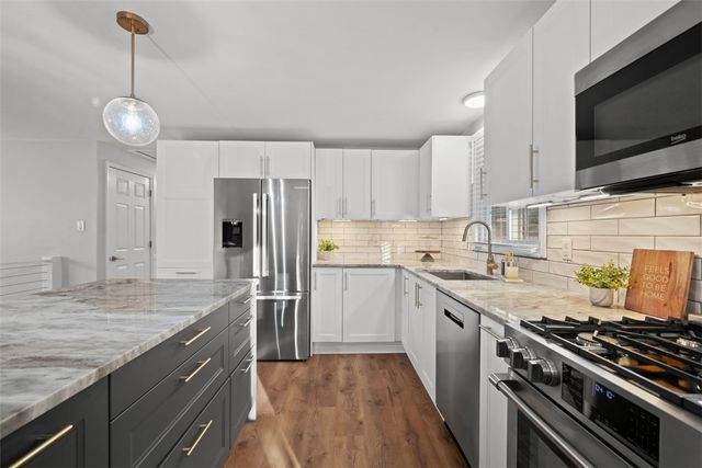 2989 Eastview Rd, Bethel Park, PA 15102