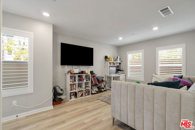 756 Daniel Freeman Circle, Inglewood, CA 90301