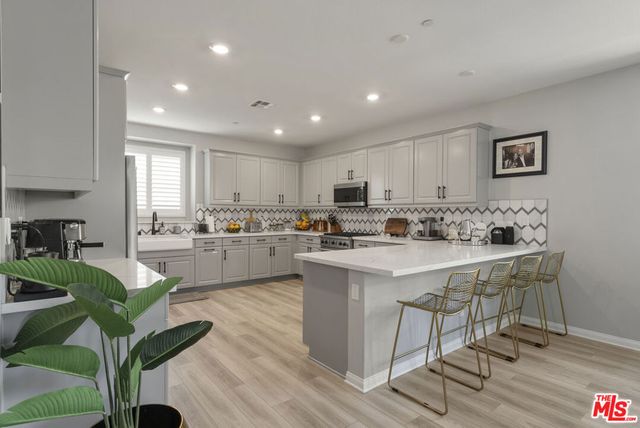 756 Daniel Freeman Circle, Inglewood, CA 90301