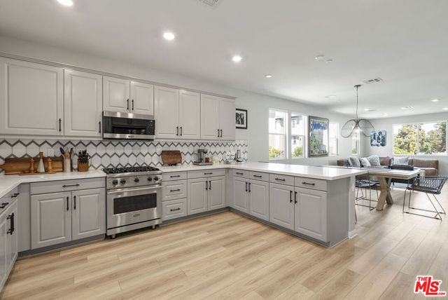 756 Daniel Freeman Circle, Inglewood, CA 90301