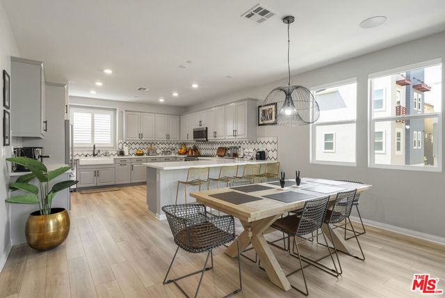 756 Daniel Freeman Circle, Inglewood, CA 90301